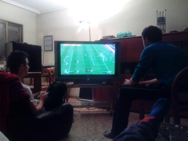 marcgrimes25's tweet photo. Aixina costa prou mes estudiar... @GuzSalva http://t.co/HoxzqhjKGA