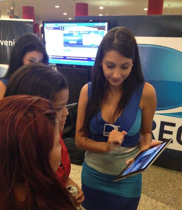 DIRECTVVE's tweet photo. Infaltable: #DIRECTVInteractivo presente en la premier de @papitalapeli . http://t.co/oNHg1ZoysP