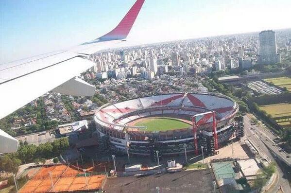 BCroi's tweet photo. La belleza esta en aquel que quiera ver ,CARP SOS Mi Vida..... http://t.co/Bh2zLvOYPp