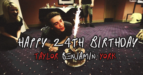 FotoParamore's tweet image. #HappyBdayTaylorYork