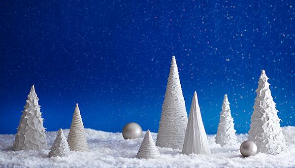 Lowes's tweet photo. Here's an easy craft for your kiddos! Make a snowy Christmas tree using poster board &amp; caulk: http://t.co/gX8G2IHG92 http://t.co/ED1iWRLo4G