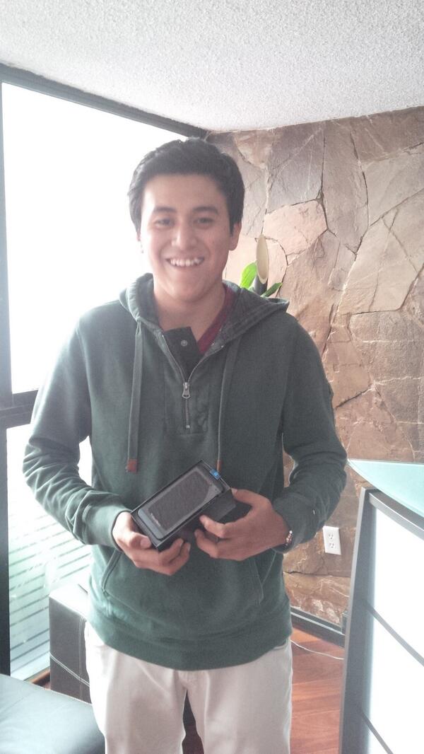 RetoBlackBerryM's tweet photo. Dispositivos BlackBerry 10 para las Apps inscritas al #RetoBB10 que tengan el sello de #BFB, tienes hasta el 31/12/13 http://t.co/HekT4QjaqO