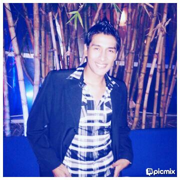 Chino_rooster's tweet photo. Me encanta se me ve sexy jejje si o q @negra_mosha. @DechySoria. @LosGallitos. Q modestia la mia ☺ http://t.co/TiokSdoXw4