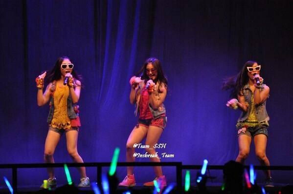 maul__arfan's tweet photo. "@Naomissions_SLR: ini adalah Tsundere dan mimin pengen bgt liat Naomi bawain lagu ini. http://t.co/oM7bmTtfge"