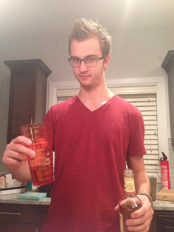 Jptrautman's tweet photo. What a turd #nofilter #yoloswag #BenSpendsTooMuchTimeOnHisHairToBeManOfTheHouse #BHaGG http://t.co/JcfNWF55xv