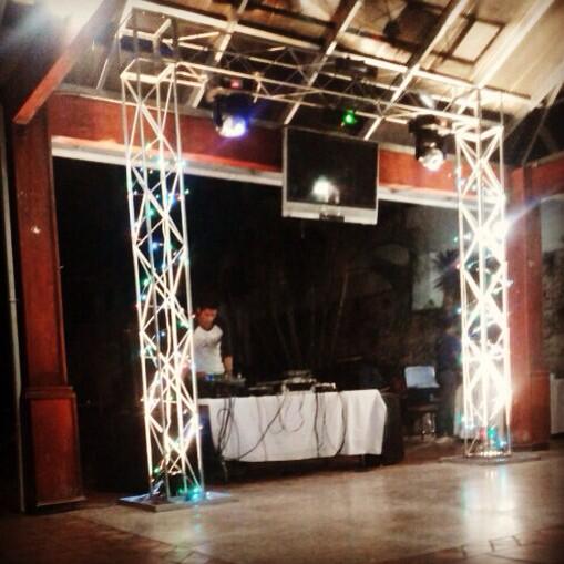 eventopiard's tweet photo. #today #fiestanavideña #banreservas #JoseContreras #lights #music #sound #dj #specialeffects #by #eventopia http://t.co/cOlriMf5nU
