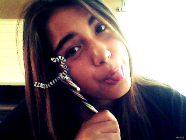 cbabeh's tweet image. So reindeers exist &amp;lt;3 #iwish #speltwrong #boredem #hungry #byecutecandycane #gonnaeatit