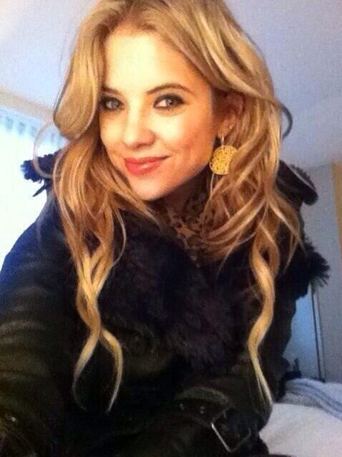 xoxobenson's tweet photo. sério que vc tem 24? #HappyBdayAshBenzoFromBrazil http://t.co/CjQsJdGIxB