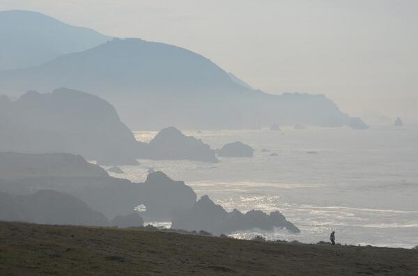 lisamkrieger's tweet photo. Lisa M. Krieger ‏@lisamkrieger Smoke-filled Big Sur resembles Japanese woodblock print #BigSurFire #PfeifferFire http://t.co/cMQ99uAONx