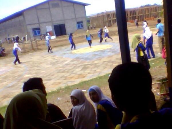 FUTSAL putri dalam rangka kegiatan siswa
#classmeeting