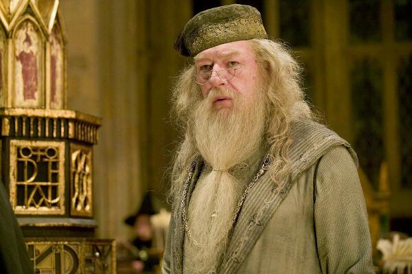 KyaaahJ's tweet image. #learningthealphabet D is for Dumbledore