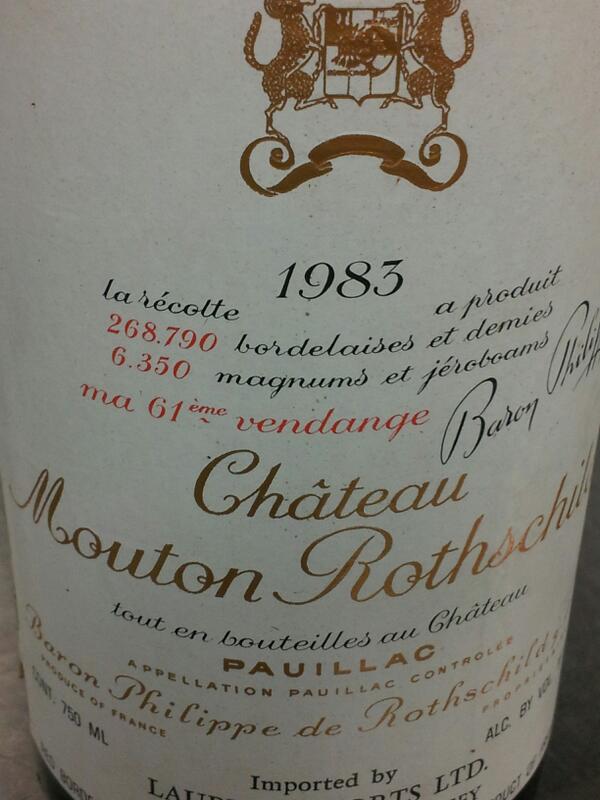 tomlyv's tweet image. un petit verre