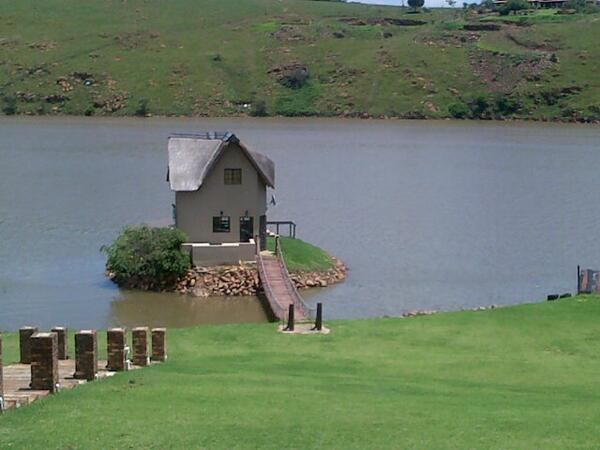AshTaylor03's tweet photo. Witbank Dam :) The Island :P #sunshine ☀ http://t.co/w35hJ5Gl68
