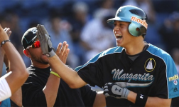 YVKE_Mundial's tweet photo. #Deportes Bravos doblegó a Magallanes apoyados en el bate de Wilmer Flores http://t.co/dHaHY11Yej  http://t.co/kdj2smqZyl