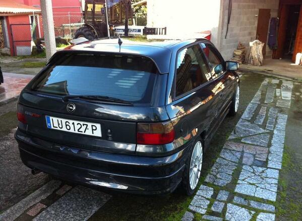 CochesRacingGZ's tweet photo. OPEL ASTRA GSI http://t.co/gBUmBhru7I