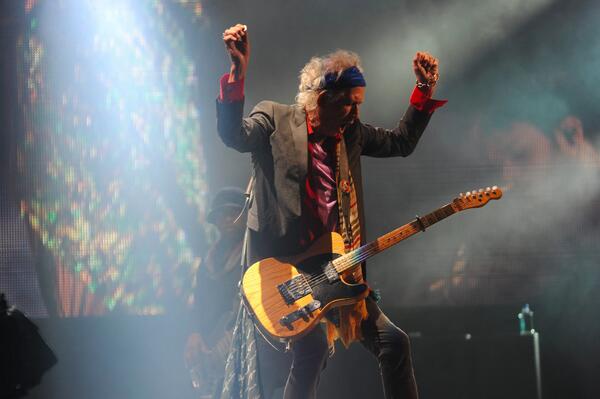RollingStones's tweet image. Happy birthday Keith Richards! @officialKeef at @GlastoFest 2013