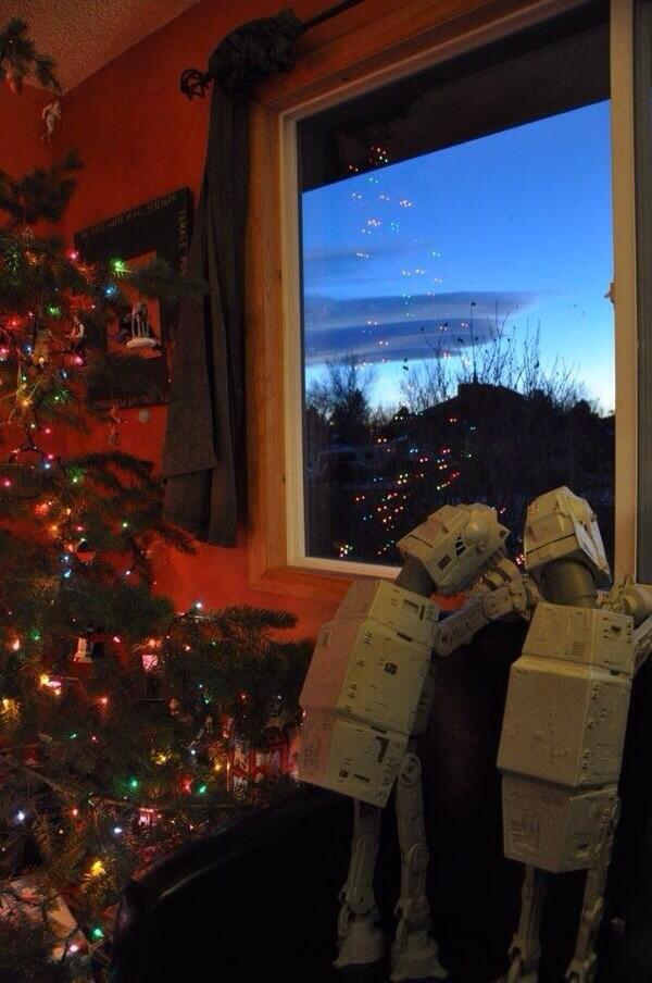 parkerpublicist's tweet image. Waiting for Santa &amp;amp; Episode VII #TwoYearsAndCounting #StarWarsVII #MTFBWY #StarWars @starwars