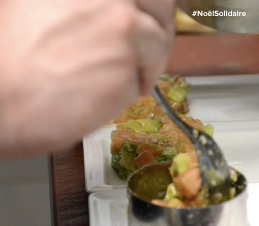 assotousatable's tweet photo. On s'affaire en cuisine place d'Aligre pour être prêt pour le #NoelSolidaire ! Merci encore à Hervé Gualano http://t.co/fvcdWkrE7A