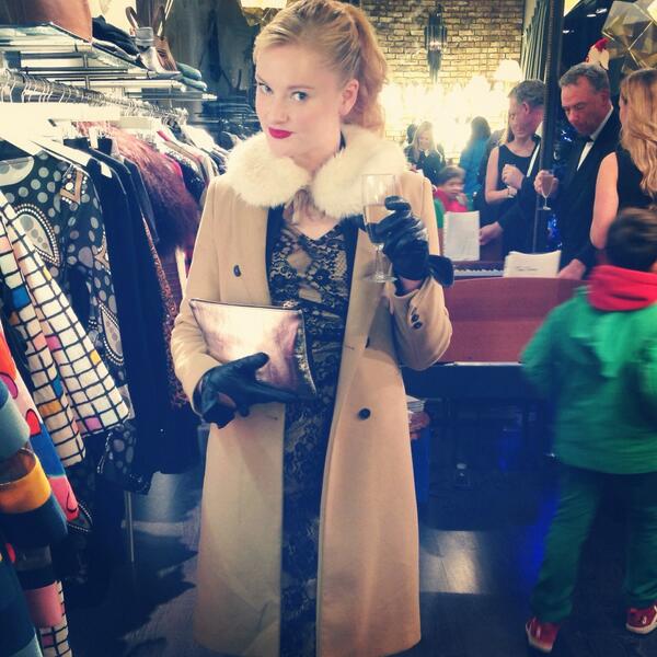 Sporting my new clutch from <a href="/Driftwoodbags/">DRIFTWOOD BAGS</a> at Mania Mia's Christmas press event this evening! <a href="/_maniamia/">Mania Mia London</a>