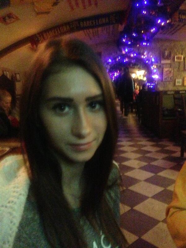 CakeFake's tweet image. Сегодня я в компании лучших людей. И Лиза тоже в такой же компании.