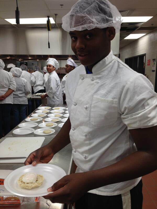 ChelseaHughey's tweet image. Perfect poached eggs #CookingMethods #ncssbethebest