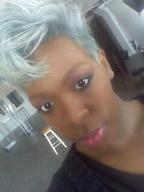 KimberlySteward's tweet image. New hair by @Faatemah ! Full face of @MaryKay makeup. In the lab doing what I do! #ImageMaking #BeautyMaking