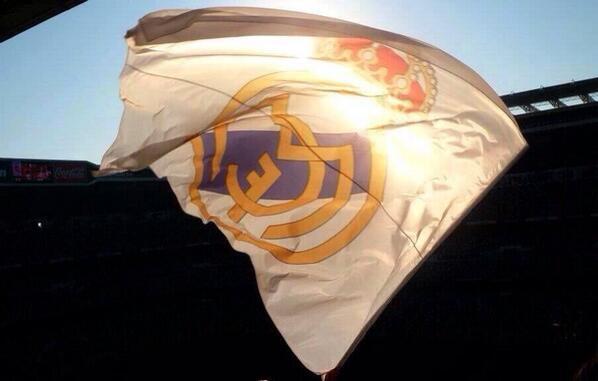 ReaI_Madrid_CF's tweet photo. Una bandera que nos une en un sentimiento mutuo... 

#HalaMadrid http://t.co/bI1U8rcY3D
