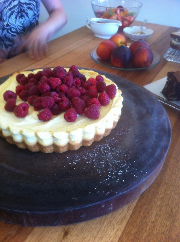 humanpretzel's tweet photo. cakes and ale http://t.co/2OgjdtaAPS