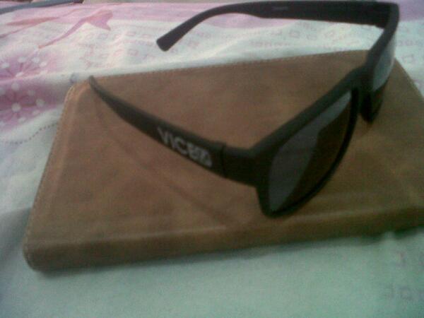 Buruan attack vice sunglasseS discount 50% off <a href="/VICESTRAIGHTEDG/">VICE LOVE THE LIVE</a> Office barang masih anget tinggal dikit buruan attack