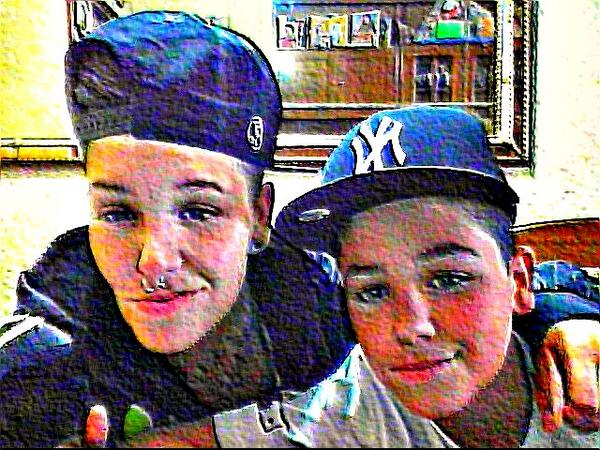NoraLife1's tweet photo. felicidadess brotherr!! http://t.co/UTWCKpMipP