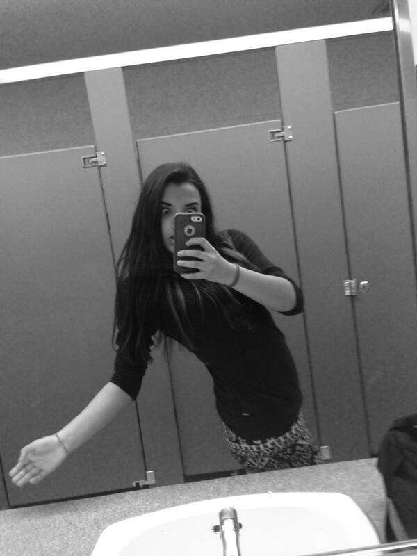 frantamaybe's tweet image. Girls in my highschool be like:
#f4f #l4l #cuttingclass #bossassbitch #friends #single #cute #didisaycutecausecute