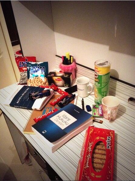 Biz Büşümle hazırız ders çalışmaya :)