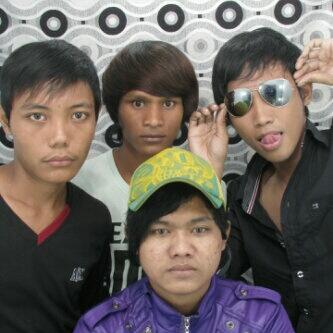 SQBEAUTX's tweet photo. Pilih yang mana? http://t.co/J6EARSQUYh
