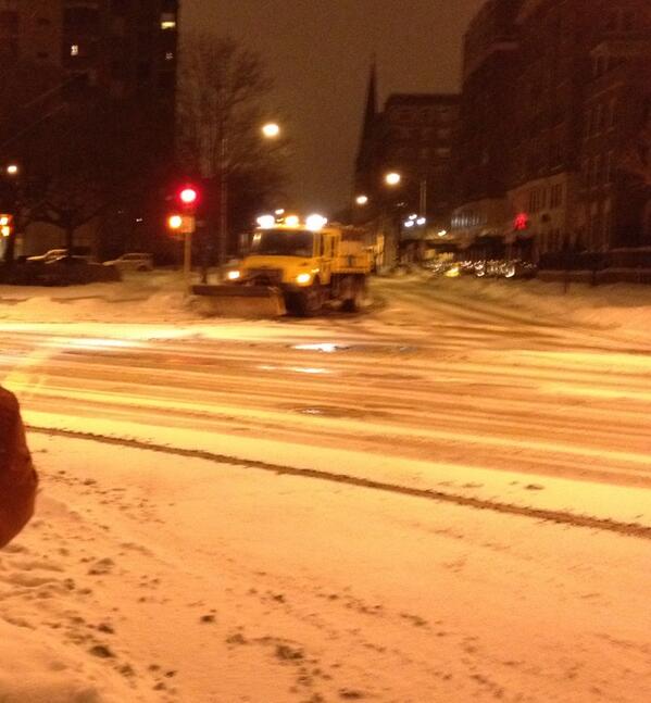 Ben__Hutchison's tweet image. In the last 3 minutes since my live shot, we've seen 6 plows come by along Prospect @WISN12News #cleanupcontinues