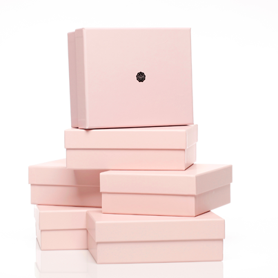 glossybox_es's tweet photo. ¡Ya está a la venta nuestra cajita de enero Fresh Start! No te quedes sin ella y pídela aquí: http://t.co/eWZKRo8lTB http://t.co/adnOTG46eT