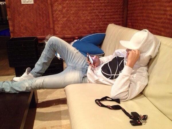 ShootUsDown04's tweet photo. beliebers say this was Justin @austinmahone lol http://t.co/Ky0or7Rulg