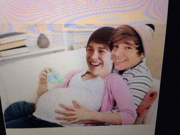 ShootUsDown04's tweet photo. @AlexConstancio7 @AustinMahone LOL http://t.co/wZeK488fxq