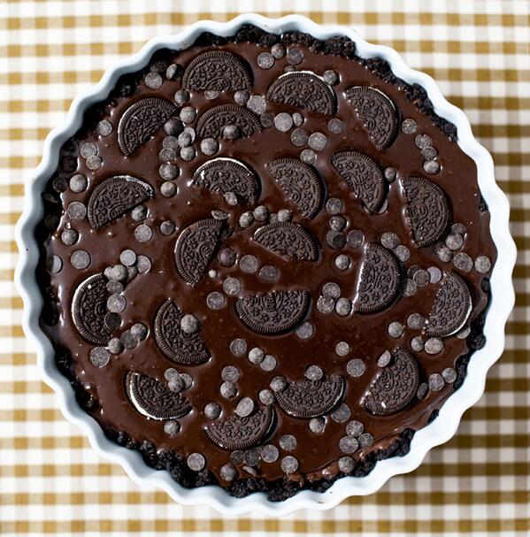elle_es's tweet photo. Capricho del día: TARTA OREO, una receta fácil y sin horno vía #Loveisinthefood @cristinaoria http://t.co/4aPbFLYiUL http://t.co/lZHfTLOR2h