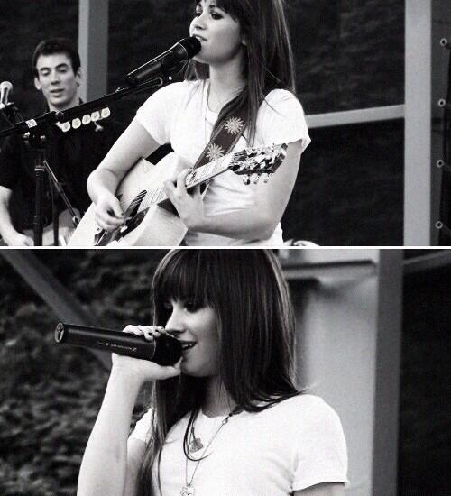 mangodemi's tweet image. #Lovatic #musicfans #PeoplesChoice she&apos;s my world💕