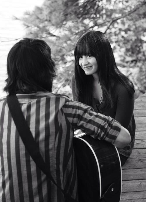 mangodemi's tweet image. #Lovatic #musicfans #PeoplesChoice