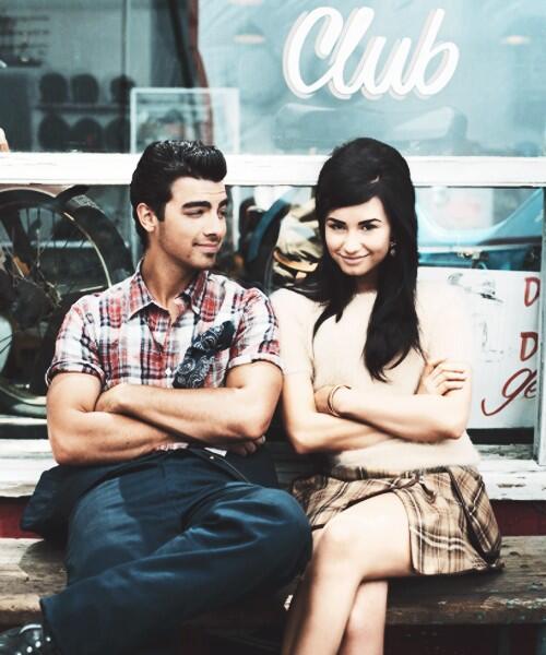 mangodemi's tweet image. #Lovatic #musicfans #PeoplesChoice RT!!