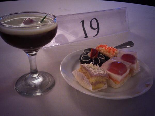 mpokendah's tweet photo. @ROYALHOTEL_ Gala Dinner.... http://t.co/3vEjmZR1Qu