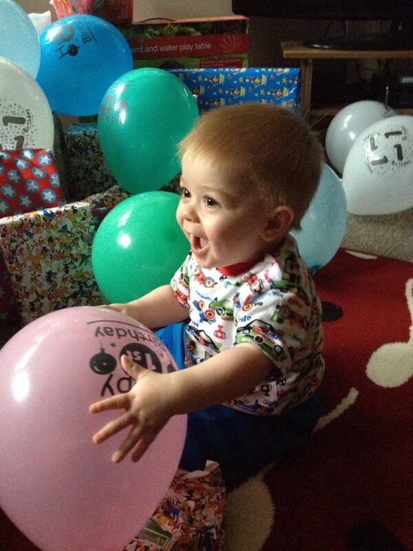 jlk10x's tweet image. Best day out of my whole year, Alex's 1st birthday 😘