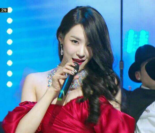 TiffanyBiased's tweet photo. [PIC] Tiffany - Bang Bang @ 2013 MBC Gayo Daejeon (cr: teamtiffanynet) http://t.co/kFYgRyqyz1