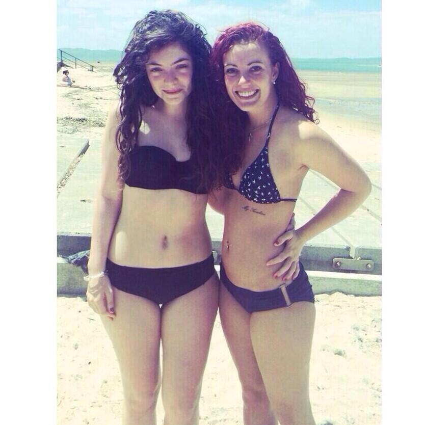 “Lorde hot at the beach