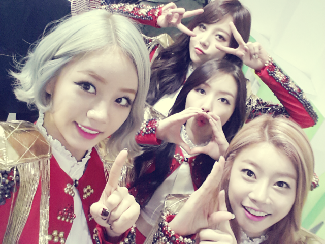 Bc0qAE9CYAEI9qG.png:large