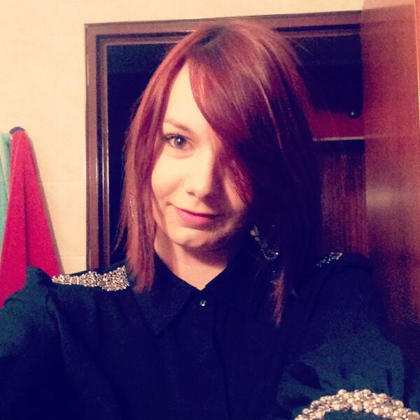 TviterusaMarusa's tweet photo. Pripravljena. Pa ti @RokKuzel? Se slišimo, lahko pa tudi vidimo :) http://t.co/xXhyBdW2Bf #selvester #tvitmit http://t.co/qQzkSpt8yc