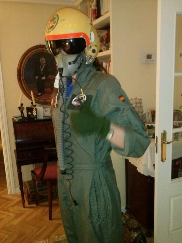 blancaafonso's tweet photo. La piloto afonso os desea Feliz 2014! http://t.co/lqcmiEXZH0