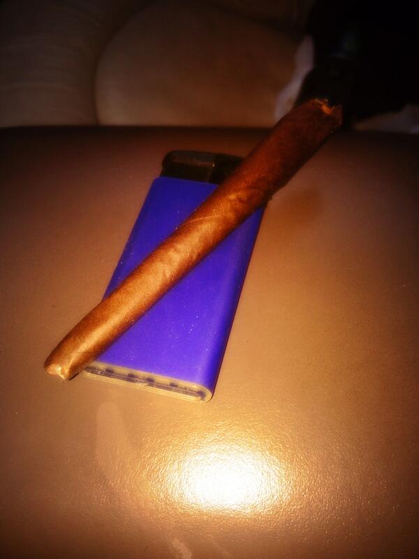 ninemill's tweet photo. Today's #Blunt #420🚬 http://t.co/ebVsNIDeOX