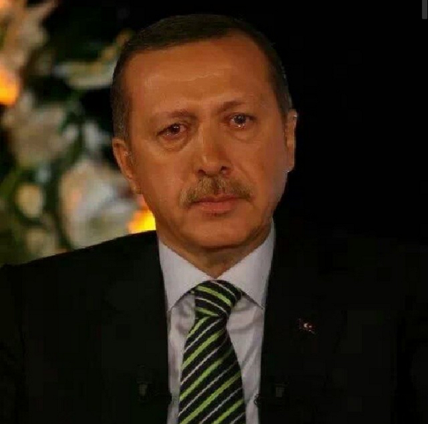 Bu millet seninle... Rabbim hayırlı uzun ömürler versin USTAMMM  ( RabbimYARolsunSana DikDuranADAM )